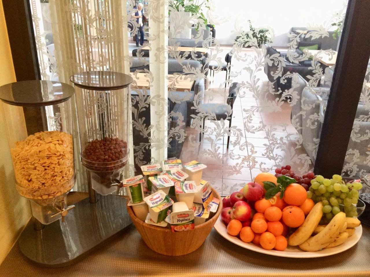 Pan Tadeusz Hotel วิลนีอุส ภายนอก รูปภาพ